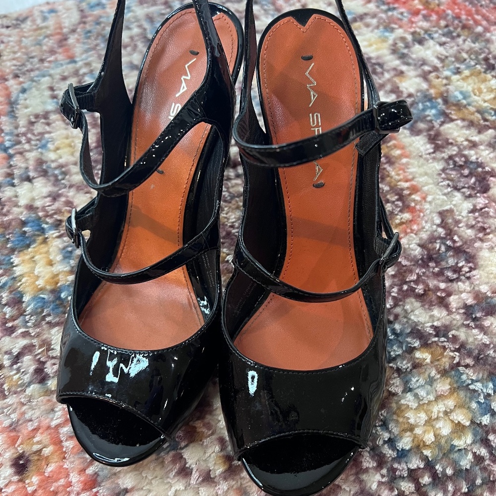 Via Spiga Black Patent Heels SZ 7